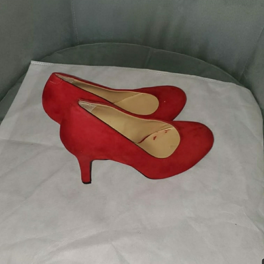 Shoes - Picture 2 of 3